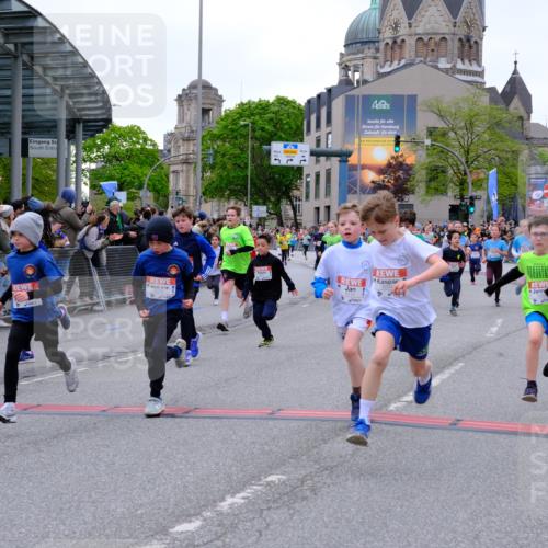 25.04.2026 - Das Zehntel Tim E. http://msf.ph/oto/9575608 25.04.2026 10:54:16 Ziel 5004, 5059, 5072, 5108, 5113, 5255, 5306, 5357, 5376, 5403, 5447, 5470, 5755, 5827, 5901, 5903, 6107, 6613, 6635, 6696, 6701, 6714, 6740, 6844, 6920, 6923, 6924, 6972, 7095, 7175, 7183, 7206, 7249, 7311, 7526, 7741, 7752, 7927, 7949 meine-sportfotos.de