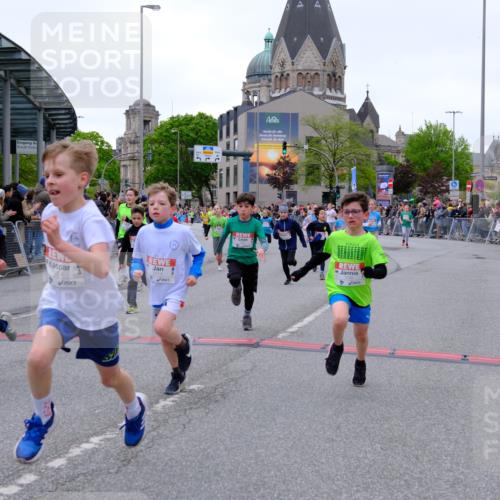 25.04.2026 - Das Zehntel Tim E. http://msf.ph/oto/9575611 25.04.2026 10:54:17 Ziel 5004, 5059, 5072, 5108, 5113, 5255, 5306, 5355, 5376, 5403, 5447, 5470, 5591, 5755, 5827, 5901, 5903, 6107, 6613, 6635, 6696, 6701, 6714, 6740, 6844, 6920, 6923, 6924, 6972, 7095, 7175, 7183, 7206, 7249, 7311, 7526, 7741, 7752, 7927, 7949 meine-sportfotos.de