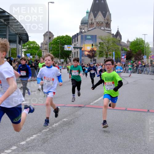 25.04.2026 - Das Zehntel Tim E. http://msf.ph/oto/9575612 25.04.2026 10:54:17 Ziel 5004, 5059, 5072, 5108, 5113, 5255, 5306, 5355, 5376, 5403, 5447, 5470, 5591, 5755, 5827, 5901, 5903, 6107, 6613, 6635, 6696, 6701, 6714, 6740, 6844, 6920, 6923, 6924, 6972, 7095, 7175, 7183, 7206, 7249, 7311, 7526, 7741, 7752, 7927, 7949 meine-sportfotos.de