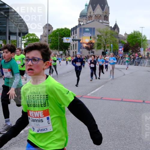 25.04.2026 - Das Zehntel Tim E. http://msf.ph/oto/9575615 25.04.2026 10:54:18 Ziel 5004, 5059, 5072, 5088, 5098, 5108, 5113, 5255, 5306, 5355, 5376, 5403, 5447, 5470, 5590, 5591, 5755, 5901, 5903, 6107, 6613, 6635, 6696, 6701, 6714, 6740, 6844, 6920, 6923, 6924, 6972, 7095, 7175, 7183, 7206, 7311, 7526, 7741, 7752, 7927, 7949 meine-sportfotos.de