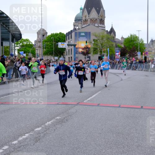 25.04.2026 - Das Zehntel Tim E. http://msf.ph/oto/9575619 25.04.2026 10:54:18 Ziel 5004, 5059, 5072, 5088, 5098, 5108, 5113, 5255, 5306, 5355, 5376, 5403, 5447, 5470, 5590, 5591, 5755, 5901, 5903, 6107, 6613, 6635, 6696, 6701, 6714, 6740, 6844, 6920, 6923, 6924, 6972, 7095, 7175, 7183, 7206, 7311, 7526, 7741, 7752, 7927, 7949 meine-sportfotos.de
