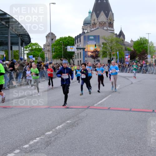 25.04.2026 - Das Zehntel Tim E. http://msf.ph/oto/9575621 25.04.2026 10:54:18 Ziel 5004, 5059, 5072, 5088, 5098, 5108, 5113, 5255, 5306, 5355, 5376, 5403, 5447, 5470, 5590, 5591, 5755, 5901, 5903, 6107, 6613, 6635, 6696, 6701, 6714, 6740, 6844, 6920, 6923, 6924, 6972, 7095, 7175, 7183, 7206, 7311, 7526, 7741, 7752, 7927, 7949 meine-sportfotos.de