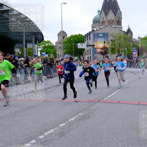 25.04.2026 - Das Zehntel Tim E. http://msf.ph/oto/9575623 25.04.2026 10:54:19 Ziel 5004, 5059, 5072, 5088, 5098, 5108, 5113, 5255, 5306, 5355, 5376, 5403, 5447, 5470, 5590, 5591, 5755, 5901, 5903, 6107, 6557, 6613, 6635, 6696, 6701, 6714, 6740, 6844, 6920, 6923, 6924, 6972, 7095, 7175, 7183, 7206, 7311, 7741, 7752, 7927, 7949 meine-sportfotos.de
