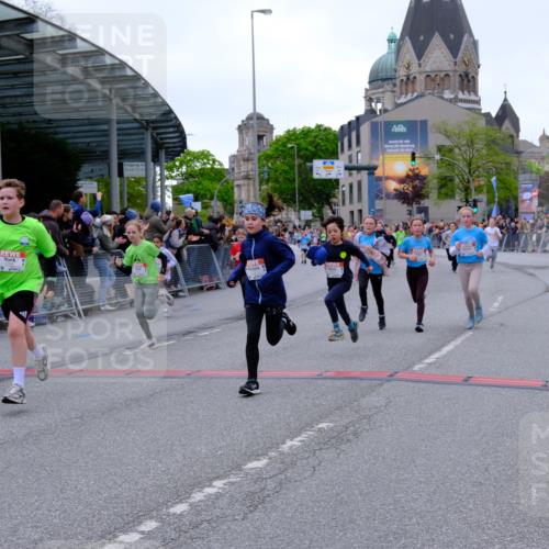 25.04.2026 - Das Zehntel Tim E. http://msf.ph/oto/9575624 25.04.2026 10:54:19 Ziel 5004, 5059, 5072, 5088, 5098, 5108, 5113, 5255, 5306, 5355, 5376, 5403, 5447, 5470, 5590, 5591, 5755, 5901, 5903, 6107, 6557, 6613, 6635, 6696, 6701, 6714, 6740, 6844, 6920, 6923, 6924, 6972, 7095, 7175, 7183, 7206, 7311, 7741, 7752, 7927, 7949 meine-sportfotos.de