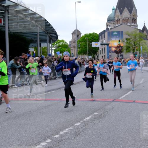 25.04.2026 - Das Zehntel Tim E. http://msf.ph/oto/9575626 25.04.2026 10:54:19 Ziel 5004, 5059, 5072, 5088, 5098, 5108, 5113, 5255, 5306, 5355, 5376, 5403, 5447, 5470, 5590, 5591, 5755, 5901, 5903, 6107, 6557, 6613, 6635, 6696, 6701, 6714, 6740, 6844, 6920, 6923, 6924, 6972, 7095, 7175, 7183, 7206, 7311, 7741, 7752, 7927, 7949 meine-sportfotos.de