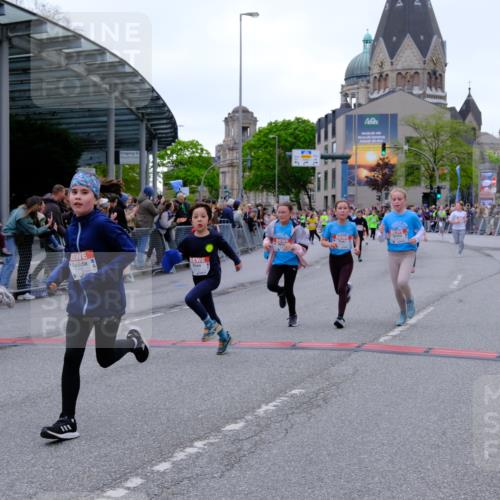 25.04.2026 - Das Zehntel Tim E. http://msf.ph/oto/9575630 25.04.2026 10:54:19 Ziel 5004, 5059, 5072, 5088, 5098, 5108, 5113, 5255, 5306, 5355, 5376, 5403, 5447, 5470, 5590, 5591, 5755, 5901, 5903, 6107, 6557, 6613, 6635, 6696, 6701, 6714, 6740, 6844, 6920, 6923, 6924, 6972, 7095, 7175, 7183, 7206, 7311, 7741, 7752, 7927, 7949 meine-sportfotos.de