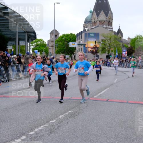 25.04.2026 - Das Zehntel Tim E. http://msf.ph/oto/9575634 25.04.2026 10:54:20 Ziel 5004, 5059, 5072, 5088, 5098, 5108, 5113, 5255, 5306, 5355, 5376, 5403, 5447, 5470, 5590, 5591, 5755, 5901, 5903, 6017, 6107, 6557, 6613, 6635, 6696, 6701, 6714, 6740, 6844, 6920, 6923, 6924, 6972, 7095, 7175, 7183, 7206, 7311, 7741, 7752, 7927, 7949 meine-sportfotos.de