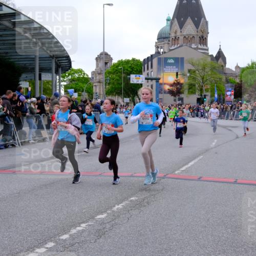 25.04.2026 - Das Zehntel Tim E. http://msf.ph/oto/9575635 25.04.2026 10:54:20 Ziel 5004, 5059, 5072, 5088, 5098, 5108, 5113, 5255, 5306, 5355, 5376, 5403, 5447, 5470, 5590, 5591, 5755, 5901, 5903, 6017, 6107, 6557, 6613, 6635, 6696, 6701, 6714, 6740, 6844, 6920, 6923, 6924, 6972, 7095, 7175, 7183, 7206, 7311, 7741, 7752, 7927, 7949 meine-sportfotos.de