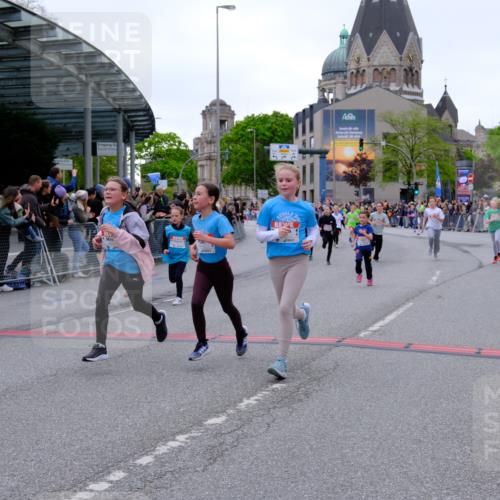 25.04.2026 - Das Zehntel Tim E. http://msf.ph/oto/9575636 25.04.2026 10:54:20 Ziel 5004, 5059, 5072, 5088, 5098, 5108, 5113, 5255, 5306, 5355, 5376, 5403, 5447, 5470, 5590, 5591, 5755, 5901, 5903, 6017, 6107, 6557, 6613, 6635, 6696, 6701, 6714, 6740, 6844, 6920, 6923, 6924, 6972, 7095, 7175, 7183, 7206, 7311, 7741, 7752, 7927, 7949 meine-sportfotos.de