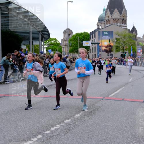 25.04.2026 - Das Zehntel Tim E. http://msf.ph/oto/9575637 25.04.2026 10:54:20 Ziel 5004, 5059, 5072, 5088, 5098, 5108, 5113, 5255, 5306, 5355, 5376, 5403, 5447, 5470, 5590, 5591, 5755, 5901, 5903, 6017, 6107, 6557, 6613, 6635, 6696, 6701, 6714, 6740, 6844, 6920, 6923, 6924, 6972, 7095, 7175, 7183, 7206, 7311, 7741, 7752, 7927, 7949 meine-sportfotos.de