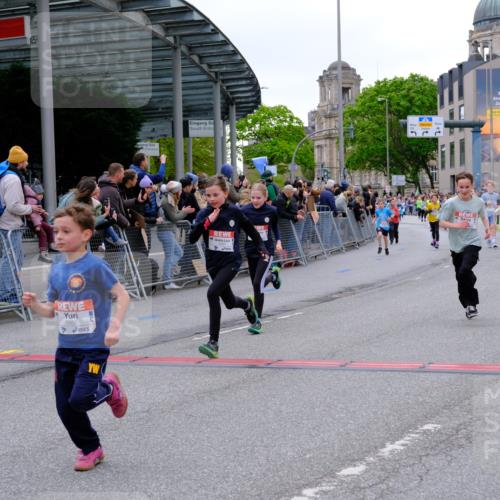 25.04.2026 - Das Zehntel Tim E. http://msf.ph/oto/9575649 25.04.2026 10:54:23 Ziel 5004, 5059, 5072, 5088, 5098, 5108, 5113, 5306, 5355, 5376, 5403, 5421, 5470, 5590, 5591, 5755, 5847, 6017, 6070, 6107, 6557, 6635, 6701, 6714, 6880, 6920, 6923, 6924, 6972, 7095, 7206, 7311, 7752, 7905, 7927, 7949 meine-sportfotos.de