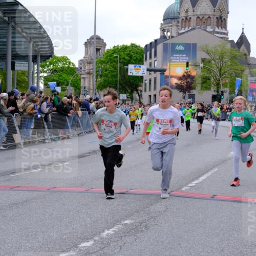 25.04.2026 - Das Zehntel Tim E. http://msf.ph/oto/9575653 25.04.2026 10:54:23 Ziel 5004, 5059, 5072, 5088, 5098, 5108, 5113, 5306, 5355, 5376, 5403, 5421, 5470, 5590, 5591, 5755, 5847, 6017, 6070, 6107, 6557, 6635, 6701, 6714, 6880, 6920, 6923, 6924, 6972, 7095, 7206, 7311, 7752, 7905, 7927, 7949 meine-sportfotos.de