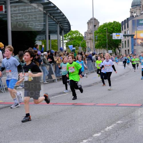25.04.2026 - Das Zehntel Tim E. http://msf.ph/oto/9575690 25.04.2026 10:54:29 Ziel 5088, 5098, 5132, 5252, 5355, 5360, 5421, 5590, 5591, 5754, 5797, 5802, 5847, 6017, 6070, 6094, 6102, 6421, 6557, 6880, 6997, 7097, 7102, 7256, 7341, 7655, 7717, 7905 meine-sportfotos.de