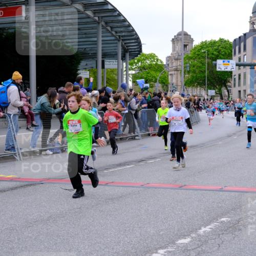 25.04.2026 - Das Zehntel Tim E. http://msf.ph/oto/9575692 25.04.2026 10:54:30 Ziel 5088, 5098, 5132, 5252, 5360, 5421, 5590, 5754, 5797, 5802, 5847, 6017, 6070, 6094, 6102, 6109, 6127, 6421, 6557, 6880, 6997, 7097, 7102, 7256, 7341, 7584, 7601, 7655, 7717, 7905 meine-sportfotos.de