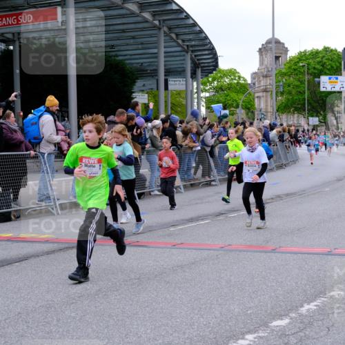25.04.2026 - Das Zehntel Tim E. http://msf.ph/oto/9575694 25.04.2026 10:54:30 Ziel 5088, 5098, 5132, 5252, 5360, 5421, 5590, 5754, 5797, 5802, 5847, 6017, 6070, 6094, 6102, 6109, 6127, 6421, 6557, 6880, 6997, 7097, 7102, 7256, 7341, 7584, 7601, 7655, 7717, 7905 meine-sportfotos.de