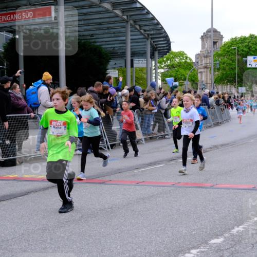 25.04.2026 - Das Zehntel Tim E. http://msf.ph/oto/9575695 25.04.2026 10:54:30 Ziel 5088, 5098, 5132, 5252, 5360, 5421, 5590, 5754, 5797, 5802, 5847, 6017, 6070, 6094, 6102, 6109, 6127, 6421, 6557, 6880, 6997, 7097, 7102, 7256, 7341, 7584, 7601, 7655, 7717, 7905 meine-sportfotos.de