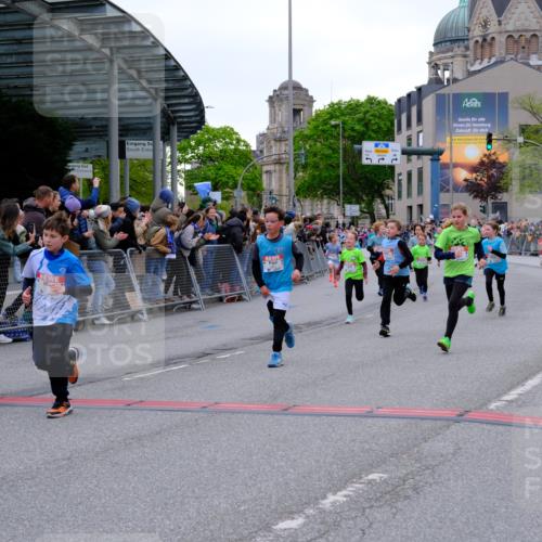 25.04.2026 - Das Zehntel Tim E. http://msf.ph/oto/9575700 25.04.2026 10:54:31 Ziel 5132, 5252, 5360, 5421, 5754, 5797, 5802, 5847, 6017, 6070, 6094, 6102, 6109, 6127, 6386, 6421, 6557, 6880, 6997, 7097, 7102, 7256, 7341, 7584, 7601, 7655, 7717, 7905 meine-sportfotos.de