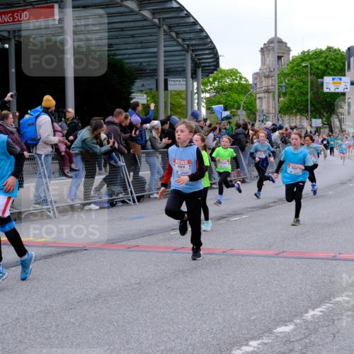 25.04.2026 - Das Zehntel Tim E. http://msf.ph/oto/9575709 25.04.2026 10:54:33 Ziel 5132, 5252, 5360, 5421, 5754, 5797, 5802, 5847, 6070, 6094, 6102, 6109, 6127, 6386, 6421, 6880, 6997, 7097, 7102, 7130, 7256, 7341, 7584, 7601, 7655, 7717, 7905 meine-sportfotos.de