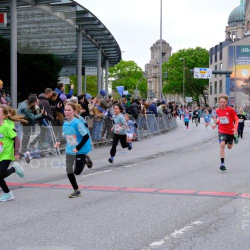 25.04.2026 - Das Zehntel Tim E. http://msf.ph/oto/9575712 25.04.2026 10:54:34 Ziel 5132, 5252, 5360, 5421, 5754, 5797, 5802, 5805, 5847, 6094, 6102, 6109, 6127, 6386, 6421, 6636, 6653, 6880, 6997, 7097, 7102, 7130, 7256, 7341, 7584, 7601, 7655, 7717, 7905 meine-sportfotos.de