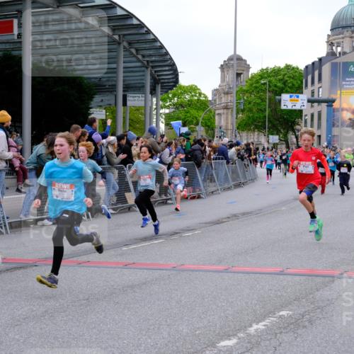 25.04.2026 - Das Zehntel Tim E. http://msf.ph/oto/9575714 25.04.2026 10:54:34 Ziel 5132, 5252, 5360, 5421, 5754, 5797, 5802, 5805, 5847, 6094, 6102, 6109, 6127, 6386, 6421, 6636, 6653, 6880, 6997, 7097, 7102, 7130, 7256, 7341, 7584, 7601, 7655, 7717, 7905 meine-sportfotos.de