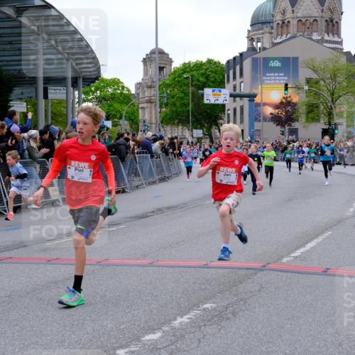 25.04.2026 - Das Zehntel Tim E. http://msf.ph/oto/9575718 25.04.2026 10:54:35 Ziel 5132, 5252, 5360, 5421, 5754, 5797, 5802, 5805, 6094, 6102, 6109, 6127, 6386, 6421, 6636, 6653, 6997, 7097, 7102, 7130, 7256, 7341, 7584, 7601, 7655, 7717, 7905, 8008 meine-sportfotos.de