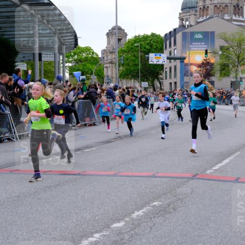 25.04.2026 - Das Zehntel Tim E. http://msf.ph/oto/9575730 25.04.2026 10:54:39 Ziel 5084, 5252, 5370, 5432, 5445, 5726, 5770, 5778, 5797, 5802, 5805, 6109, 6127, 6322, 6386, 6543, 6636, 6653, 6666, 7097, 7130, 7256, 7341, 7584, 7601, 7655, 7813, 7851, 7925, 8008 meine-sportfotos.de