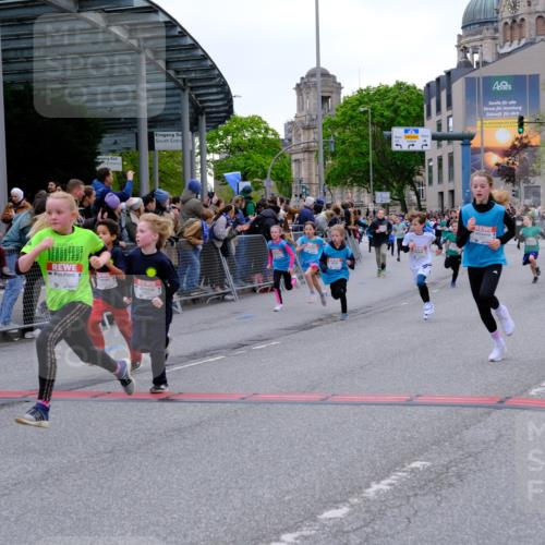 25.04.2026 - Das Zehntel Tim E. http://msf.ph/oto/9575732 25.04.2026 10:54:39 Ziel 5084, 5252, 5370, 5432, 5445, 5726, 5770, 5778, 5797, 5802, 5805, 6109, 6127, 6322, 6386, 6543, 6636, 6653, 6666, 7097, 7130, 7256, 7341, 7584, 7601, 7655, 7813, 7851, 7925, 8008 meine-sportfotos.de