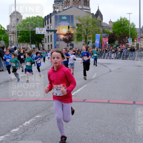 25.04.2026 - Das Zehntel Tim E. http://msf.ph/oto/9575741 25.04.2026 10:54:41 Ziel 5084, 5252, 5370, 5432, 5445, 5726, 5770, 5778, 5797, 5798, 5805, 6026, 6109, 6127, 6322, 6386, 6543, 6636, 6653, 6666, 7097, 7130, 7584, 7601, 7813, 7851, 7925, 8008 meine-sportfotos.de
