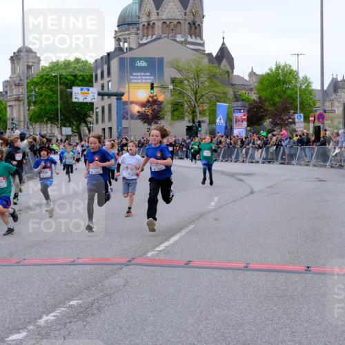 25.04.2026 - Das Zehntel Tim E. http://msf.ph/oto/9575744 25.04.2026 10:54:41 Ziel 5084, 5252, 5370, 5432, 5445, 5726, 5770, 5778, 5797, 5798, 5805, 6026, 6109, 6127, 6322, 6386, 6543, 6636, 6653, 6666, 7097, 7130, 7584, 7601, 7813, 7851, 7925, 8008 meine-sportfotos.de