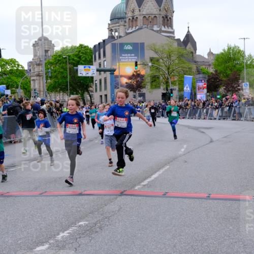 25.04.2026 - Das Zehntel Tim E. http://msf.ph/oto/9575747 25.04.2026 10:54:42 Ziel 5084, 5370, 5432, 5445, 5726, 5770, 5778, 5798, 5805, 6026, 6109, 6127, 6322, 6386, 6543, 6636, 6653, 6666, 6748, 7130, 7584, 7601, 7813, 7851, 7925, 8008 meine-sportfotos.de