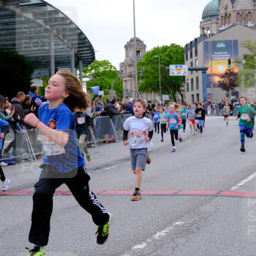 25.04.2026 - Das Zehntel Tim E. http://msf.ph/oto/9575753 25.04.2026 10:54:43 Ziel 5084, 5370, 5432, 5445, 5726, 5770, 5778, 5798, 5805, 5923, 6026, 6217, 6299, 6322, 6386, 6406, 6543, 6636, 6653, 6666, 6748, 7130, 7813, 7851, 7925, 8008 meine-sportfotos.de