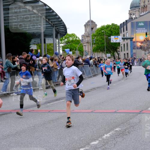 25.04.2026 - Das Zehntel Tim E. http://msf.ph/oto/9575756 25.04.2026 10:54:43 Ziel 5084, 5370, 5432, 5445, 5726, 5770, 5778, 5798, 5805, 5923, 6026, 6217, 6299, 6322, 6386, 6406, 6543, 6636, 6653, 6666, 6748, 7130, 7813, 7851, 7925, 8008 meine-sportfotos.de