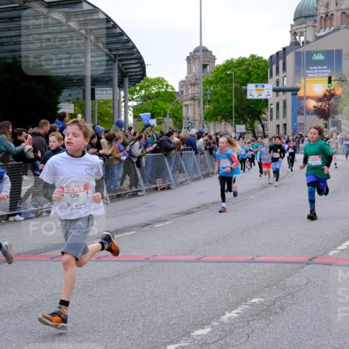 25.04.2026 - Das Zehntel Tim E. http://msf.ph/oto/9575759 25.04.2026 10:54:43 Ziel 5084, 5370, 5432, 5445, 5726, 5770, 5778, 5798, 5805, 5923, 6026, 6217, 6299, 6322, 6386, 6406, 6543, 6636, 6653, 6666, 6748, 7130, 7813, 7851, 7925, 8008 meine-sportfotos.de