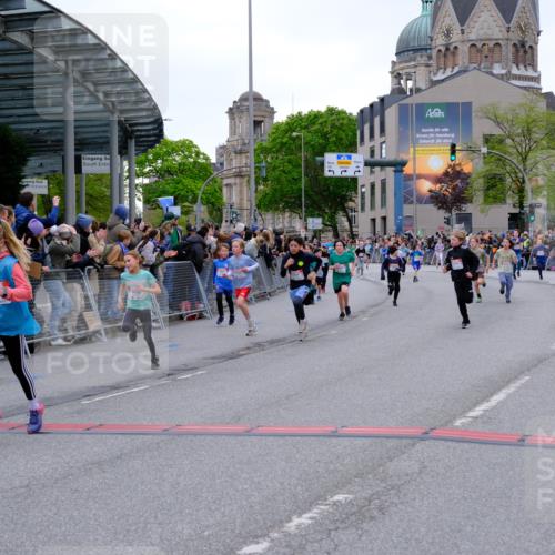 25.04.2026 - Das Zehntel Tim E. http://msf.ph/oto/9575768 25.04.2026 10:54:45 Ziel 5084, 5370, 5432, 5445, 5726, 5770, 5778, 5798, 5805, 5923, 6026, 6217, 6299, 6322, 6404, 6406, 6499, 6514, 6539, 6543, 6636, 6653, 6666, 6748, 6909, 7130, 7813, 7851, 7893, 7925, 8008 meine-sportfotos.de