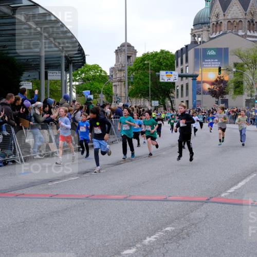 25.04.2026 - Das Zehntel Tim E. http://msf.ph/oto/9575773 25.04.2026 10:54:46 Ziel 5084, 5370, 5432, 5445, 5726, 5770, 5778, 5798, 5805, 5857, 5923, 6026, 6217, 6299, 6322, 6404, 6406, 6499, 6514, 6539, 6543, 6636, 6653, 6666, 6748, 6909, 7813, 7851, 7893, 7925, 8008 meine-sportfotos.de