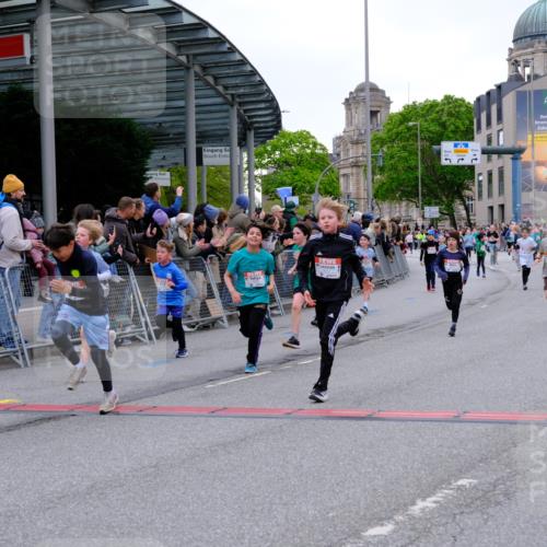 25.04.2026 - Das Zehntel Tim E. http://msf.ph/oto/9575780 25.04.2026 10:54:47 Ziel 5084, 5116, 5370, 5432, 5445, 5726, 5770, 5778, 5798, 5857, 5923, 6026, 6217, 6299, 6322, 6404, 6406, 6499, 6514, 6539, 6543, 6666, 6748, 6909, 7813, 7851, 7893, 7925, 8008 meine-sportfotos.de