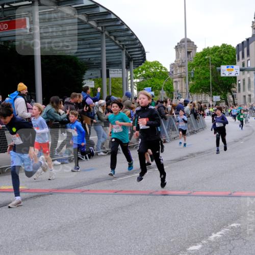 25.04.2026 - Das Zehntel Tim E. http://msf.ph/oto/9575782 25.04.2026 10:54:48 Ziel 5084, 5116, 5370, 5432, 5445, 5726, 5770, 5778, 5798, 5857, 5923, 5959, 6026, 6217, 6299, 6322, 6404, 6406, 6499, 6514, 6539, 6543, 6666, 6748, 6909, 7813, 7851, 7893, 7925 meine-sportfotos.de