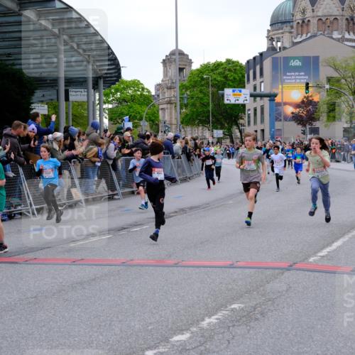 25.04.2026 - Das Zehntel Tim E. http://msf.ph/oto/9575786 25.04.2026 10:54:49 Ziel 5084, 5116, 5370, 5432, 5445, 5798, 5857, 5923, 5927, 5959, 6026, 6217, 6249, 6299, 6322, 6404, 6406, 6499, 6514, 6539, 6666, 6748, 6909, 7813, 7851, 7893, 7925 meine-sportfotos.de