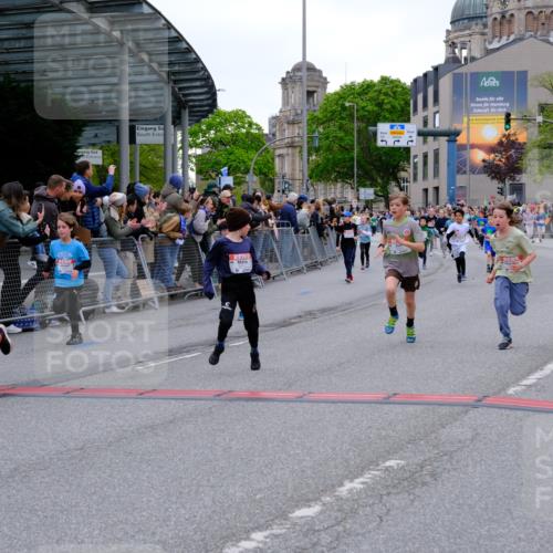 25.04.2026 - Das Zehntel Tim E. http://msf.ph/oto/9575788 25.04.2026 10:54:49 Ziel 5084, 5116, 5370, 5432, 5445, 5798, 5857, 5923, 5927, 5959, 6026, 6217, 6249, 6299, 6322, 6404, 6406, 6499, 6514, 6539, 6666, 6748, 6909, 7813, 7851, 7893, 7925 meine-sportfotos.de