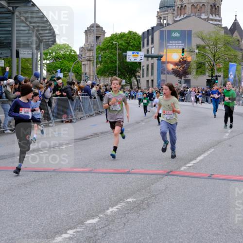 25.04.2026 - Das Zehntel Tim E. http://msf.ph/oto/9575789 25.04.2026 10:54:49 Ziel 5084, 5116, 5370, 5432, 5445, 5798, 5857, 5923, 5927, 5959, 6026, 6217, 6249, 6299, 6322, 6404, 6406, 6499, 6514, 6539, 6666, 6748, 6909, 7813, 7851, 7893, 7925 meine-sportfotos.de