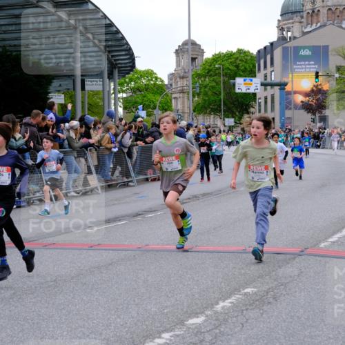 25.04.2026 - Das Zehntel Tim E. http://msf.ph/oto/9575794 25.04.2026 10:54:50 Ziel 5084, 5116, 5370, 5388, 5456, 5674, 5798, 5857, 5923, 5927, 5959, 6026, 6217, 6249, 6299, 6322, 6404, 6406, 6499, 6514, 6539, 6666, 6748, 6909, 7618, 7893, 7925 meine-sportfotos.de