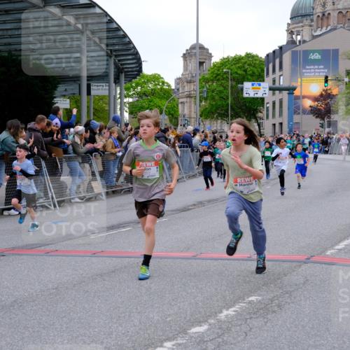 25.04.2026 - Das Zehntel Tim E. http://msf.ph/oto/9575796 25.04.2026 10:54:50 Ziel 5084, 5116, 5370, 5388, 5456, 5674, 5798, 5857, 5923, 5927, 5959, 6026, 6217, 6249, 6299, 6322, 6404, 6406, 6499, 6514, 6539, 6666, 6748, 6909, 7618, 7893, 7925 meine-sportfotos.de