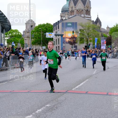 25.04.2026 - Das Zehntel Tim E. http://msf.ph/oto/9575803 25.04.2026 10:54:51 Ziel 5116, 5388, 5456, 5674, 5798, 5857, 5923, 5927, 5959, 6026, 6206, 6217, 6249, 6299, 6404, 6406, 6499, 6514, 6539, 6666, 6748, 6909, 7500, 7517, 7618, 7893, 7925 meine-sportfotos.de