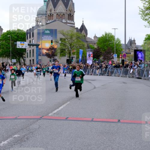 25.04.2026 - Das Zehntel Tim E. http://msf.ph/oto/9575807 25.04.2026 10:54:52 Ziel 5116, 5388, 5456, 5674, 5798, 5857, 5923, 5927, 5959, 6026, 6206, 6217, 6249, 6299, 6404, 6406, 6499, 6514, 6539, 6748, 6909, 7500, 7517, 7618, 7893 meine-sportfotos.de