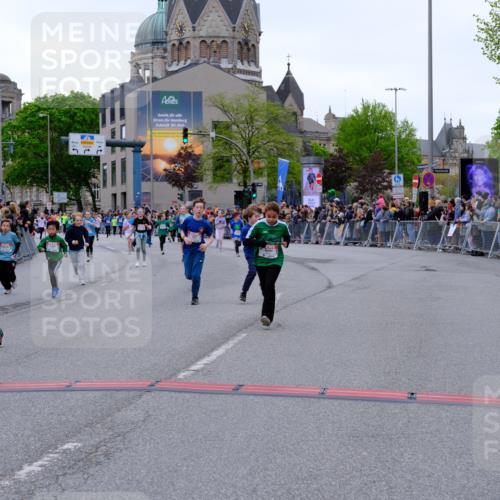 25.04.2026 - Das Zehntel Tim E. http://msf.ph/oto/9575809 25.04.2026 10:54:52 Ziel 5116, 5388, 5456, 5674, 5798, 5857, 5923, 5927, 5959, 6026, 6206, 6217, 6249, 6299, 6404, 6406, 6499, 6514, 6539, 6748, 6909, 7500, 7517, 7618, 7893 meine-sportfotos.de