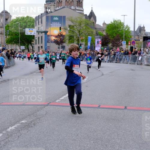 25.04.2026 - Das Zehntel Tim E. http://msf.ph/oto/9575823 25.04.2026 10:54:56 Ziel 5116, 5388, 5394, 5456, 5674, 5857, 5880, 5927, 5959, 6061, 6090, 6206, 6221, 6249, 6404, 6499, 6514, 6539, 6909, 6958, 7500, 7517, 7618, 7807, 7893 meine-sportfotos.de