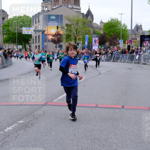 25.04.2026 - Das Zehntel Tim E. http://msf.ph/oto/9575824 25.04.2026 10:54:56 Ziel 5116, 5388, 5394, 5456, 5674, 5857, 5880, 5927, 5959, 6061, 6090, 6206, 6221, 6249, 6404, 6499, 6514, 6539, 6909, 6958, 7500, 7517, 7618, 7807, 7893 meine-sportfotos.de