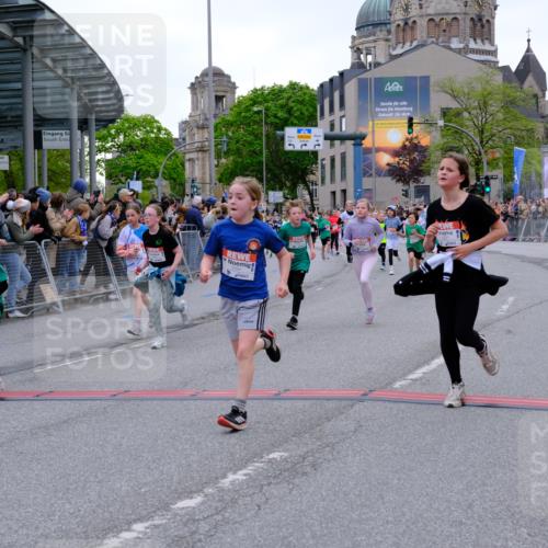 25.04.2026 - Das Zehntel Tim E. http://msf.ph/oto/9575846 25.04.2026 10:55:01 Ziel 5038, 5388, 5394, 5456, 5498, 5674, 5880, 5927, 6007, 6061, 6090, 6206, 6221, 6249, 6374, 6958, 7177, 7209, 7500, 7517, 7618, 7701, 7759, 7807, 7837, 7849, 7856, 7970 meine-sportfotos.de