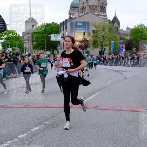 25.04.2026 - Das Zehntel Tim E. http://msf.ph/oto/9575848 25.04.2026 10:55:01 Ziel 5038, 5388, 5394, 5456, 5498, 5674, 5880, 5927, 6007, 6061, 6090, 6206, 6221, 6249, 6374, 6958, 7177, 7209, 7500, 7517, 7618, 7701, 7759, 7807, 7837, 7849, 7856, 7970 meine-sportfotos.de