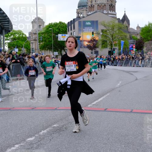 25.04.2026 - Das Zehntel Tim E. http://msf.ph/oto/9575849 25.04.2026 10:55:01 Ziel 5038, 5388, 5394, 5456, 5498, 5674, 5880, 5927, 6007, 6061, 6090, 6206, 6221, 6249, 6374, 6958, 7177, 7209, 7500, 7517, 7618, 7701, 7759, 7807, 7837, 7849, 7856, 7970 meine-sportfotos.de